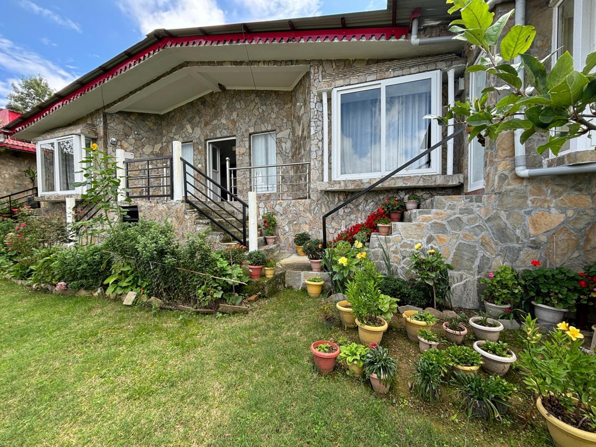 Indus Valley Mukteshwar Villa Exterior photo