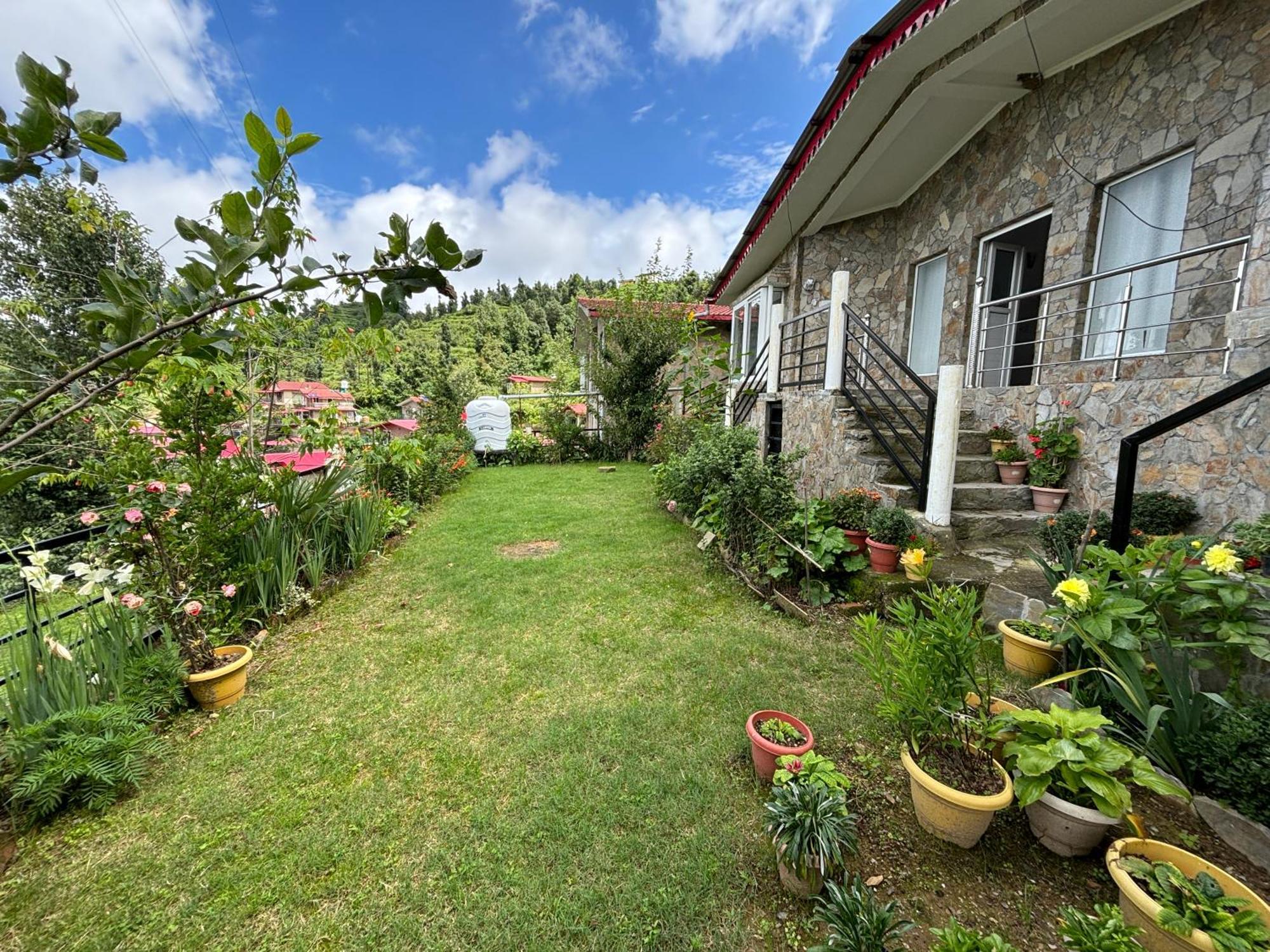 Indus Valley Mukteshwar Villa Exterior photo